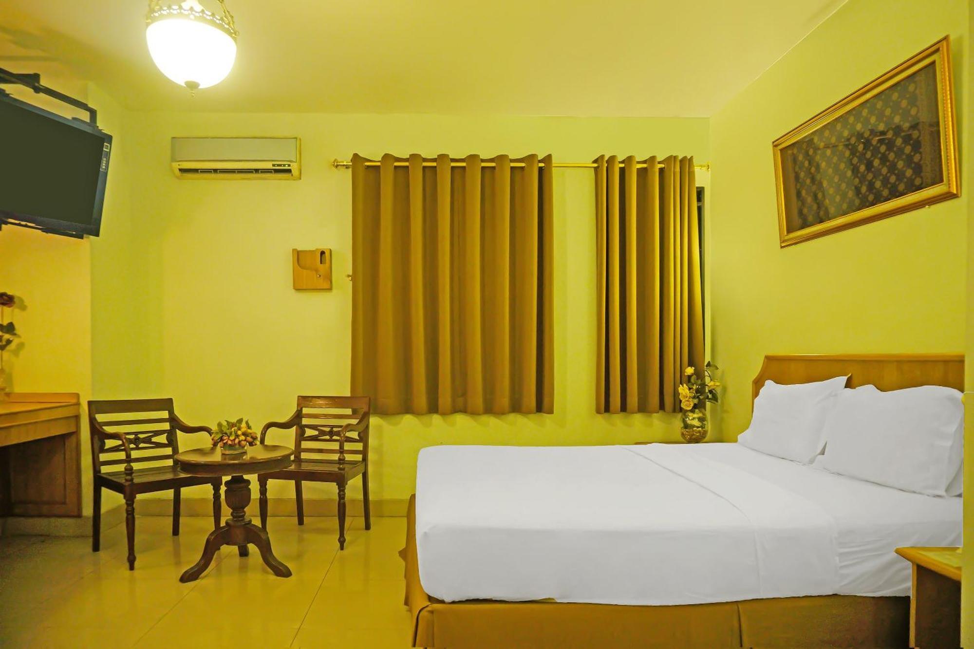Super Oyo Collection O 92690 Hotel Limas Palembang Exterior photo