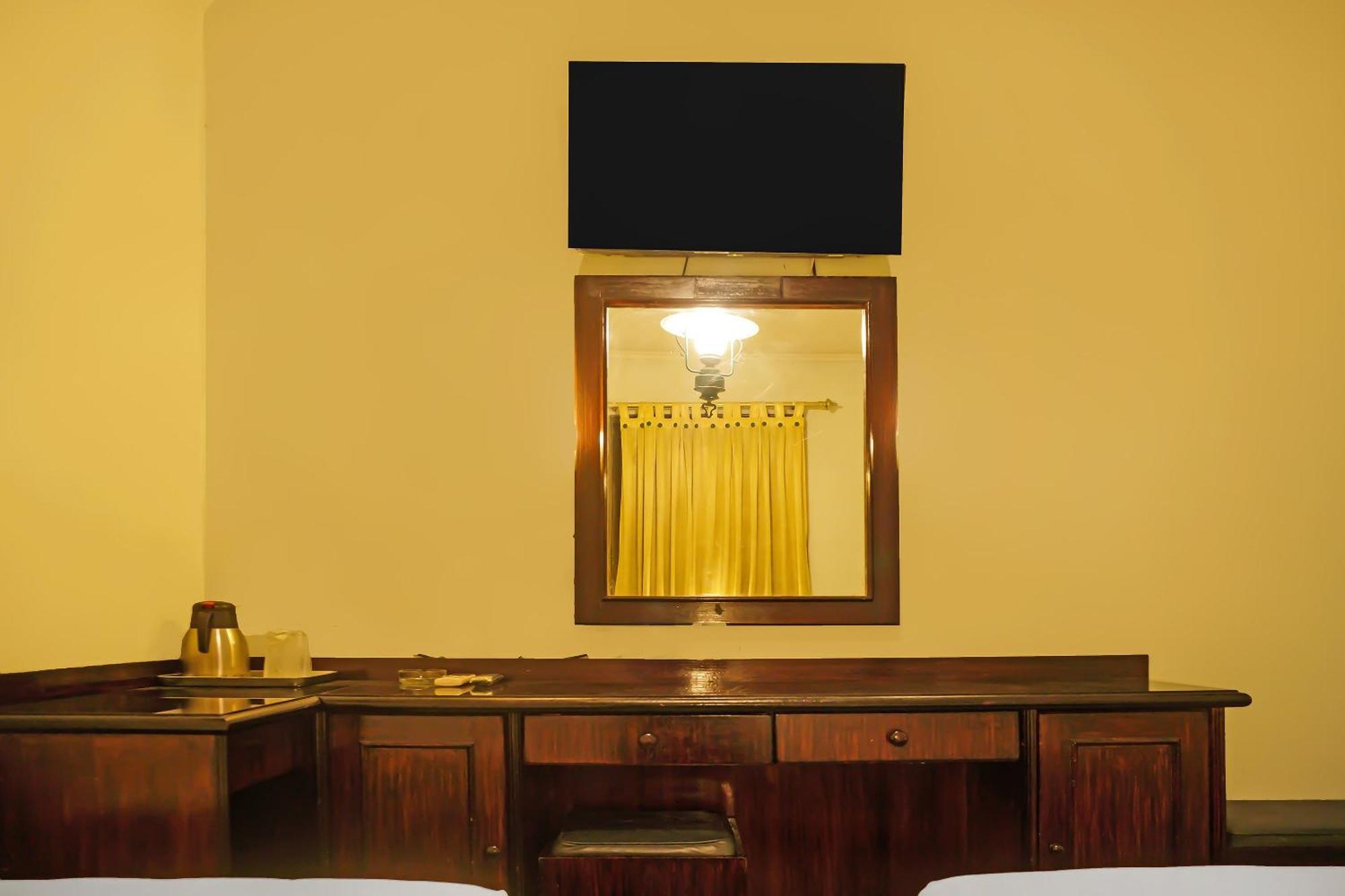 Super Oyo Collection O 92690 Hotel Limas Palembang Exterior photo